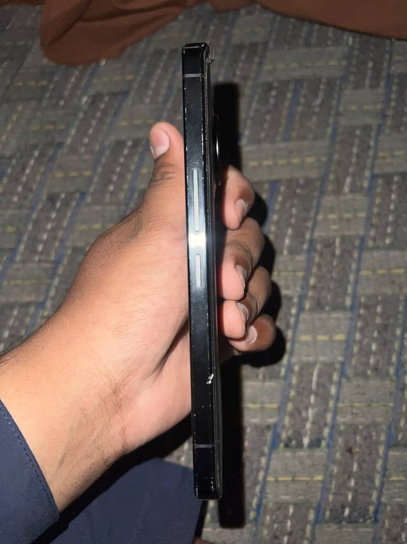 Sharp Aquos Sense7 2
