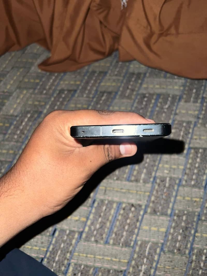 Sharp Aquos Sense7 3