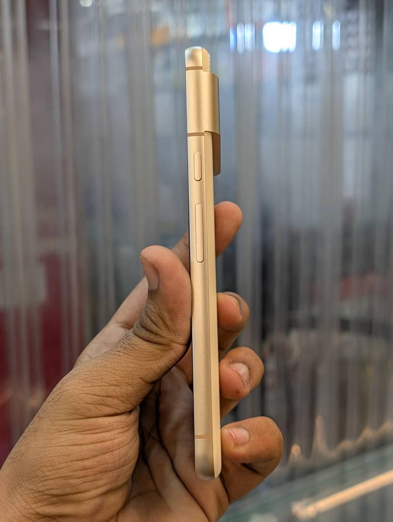 Google Pixel 8 7
