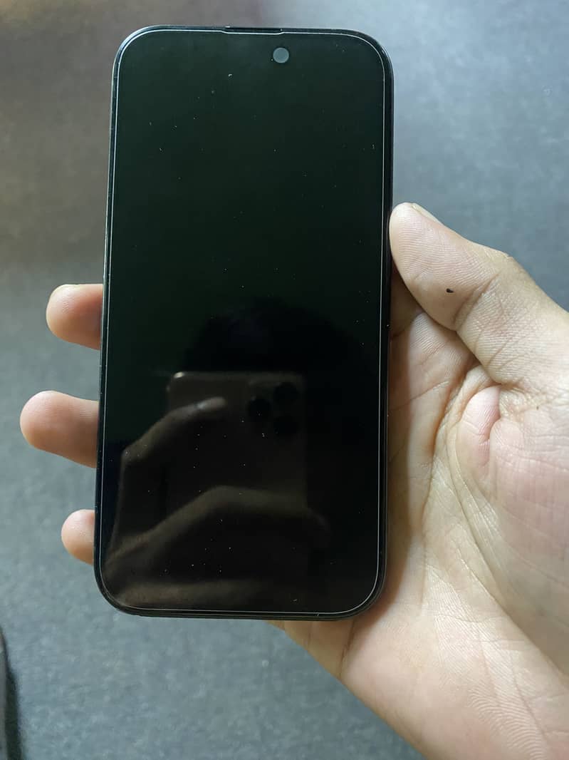 Apple iPhone 16 0