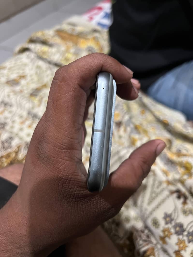 Google Pixel 8 2