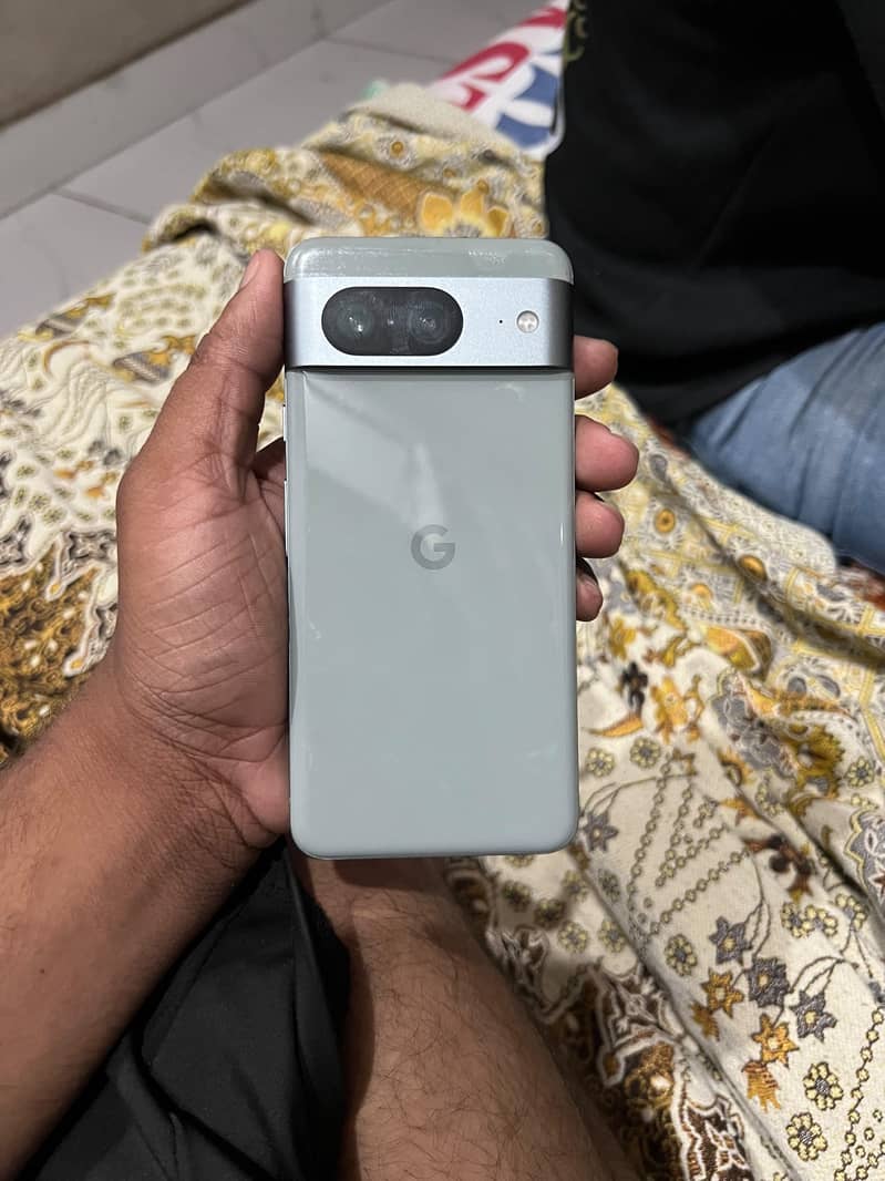 Google Pixel 8 3