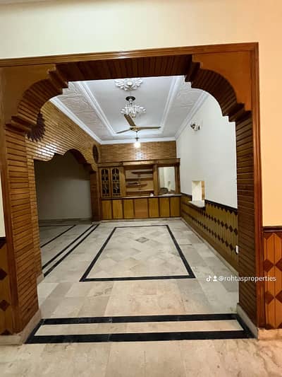 1 kanal Double story house available for Sale