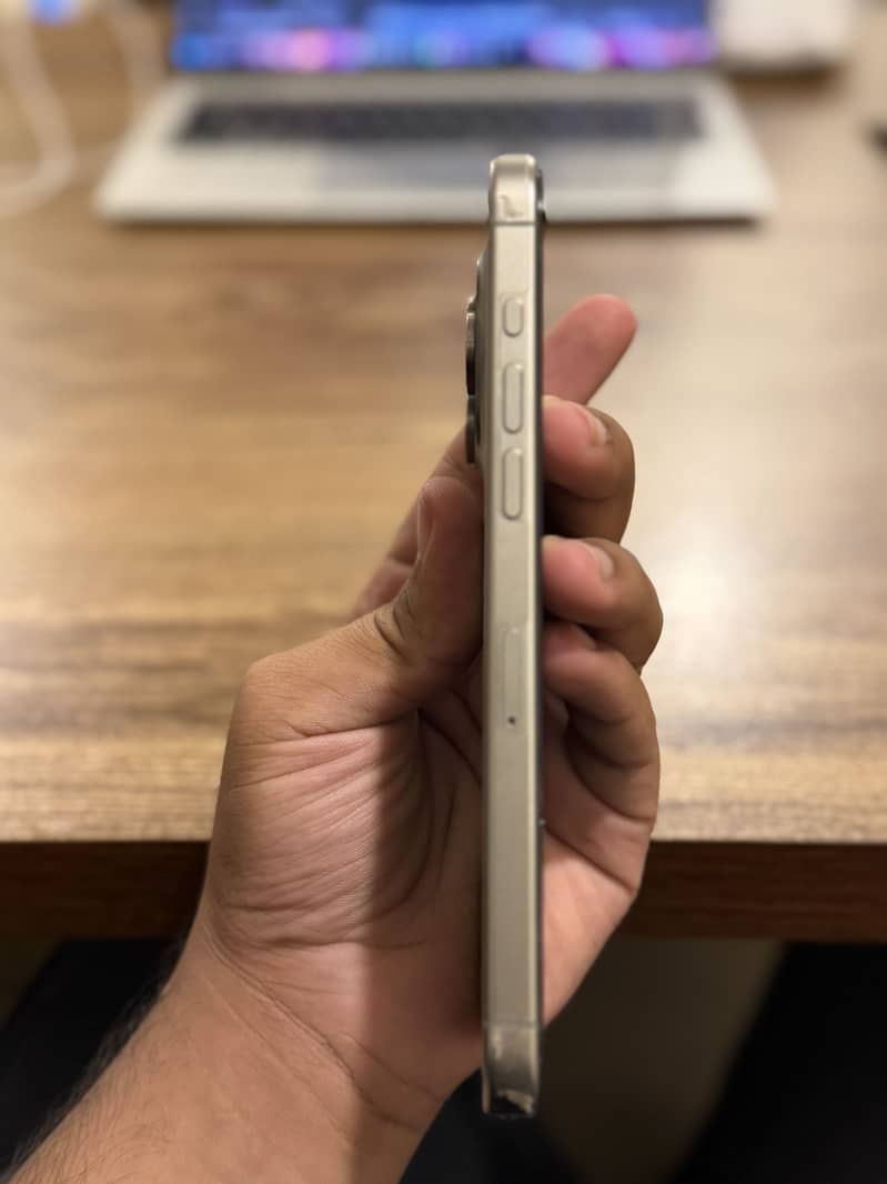 iPhone 15 Pro Max 1