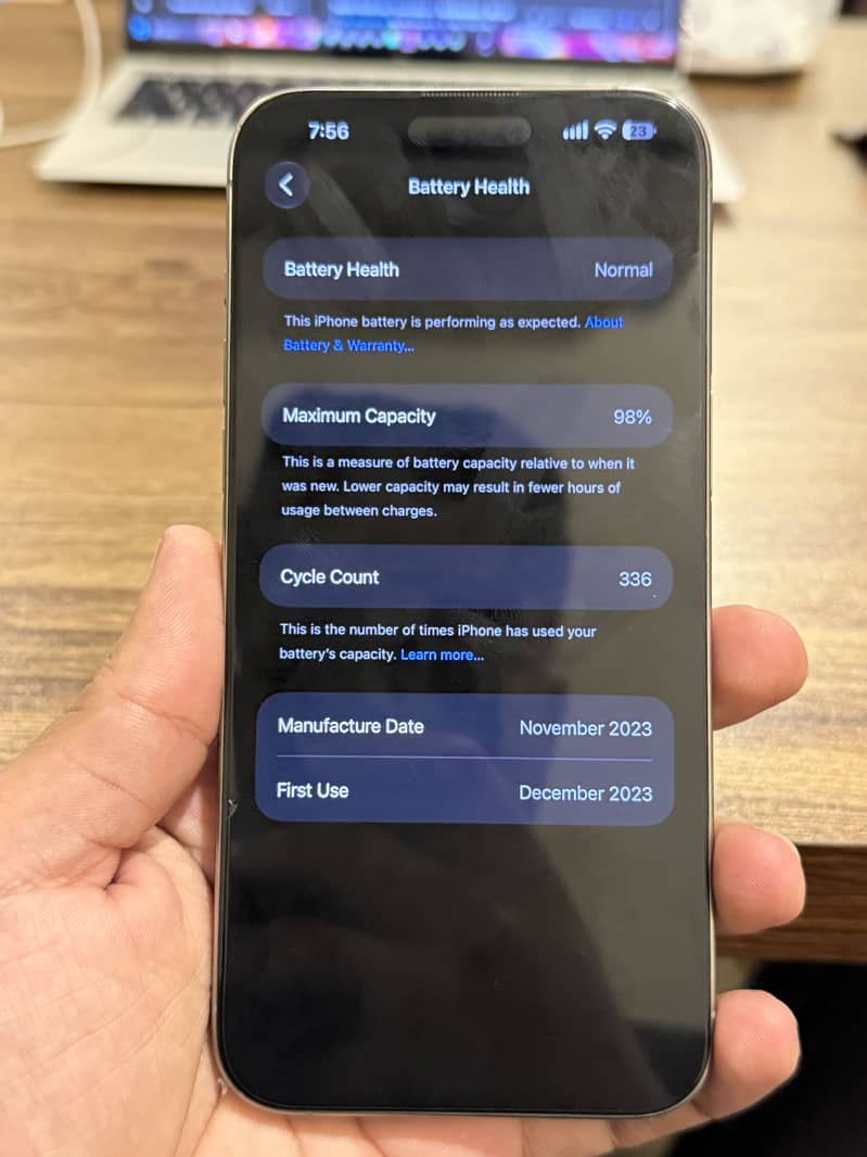 iPhone 15 Pro Max 4