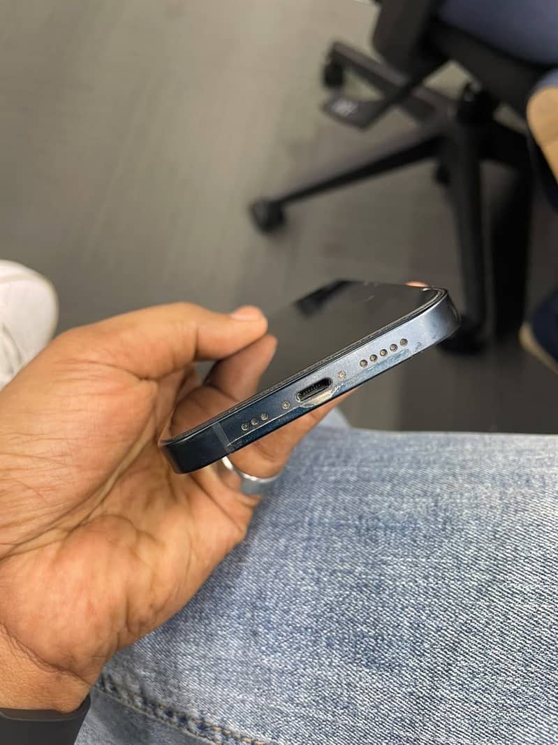 Apple iPhone 13 1