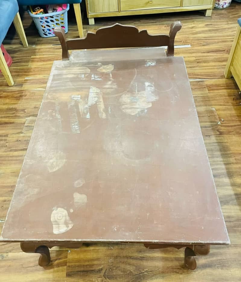 Low prayer table 0