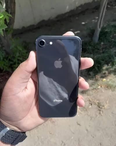 muje iphone 8 dead ki zarorat ha Jiska panel original ho or thek ho