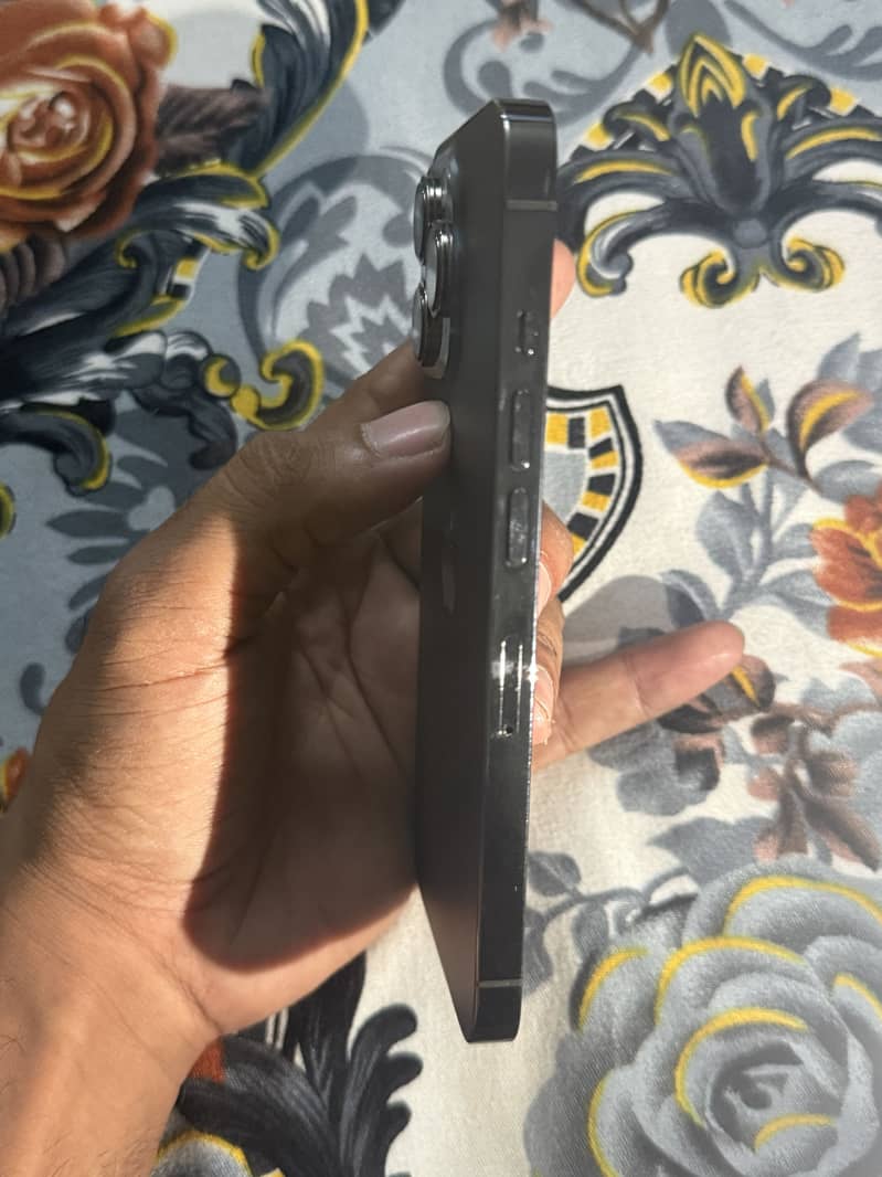 Apple iPhone 13 Pro 4