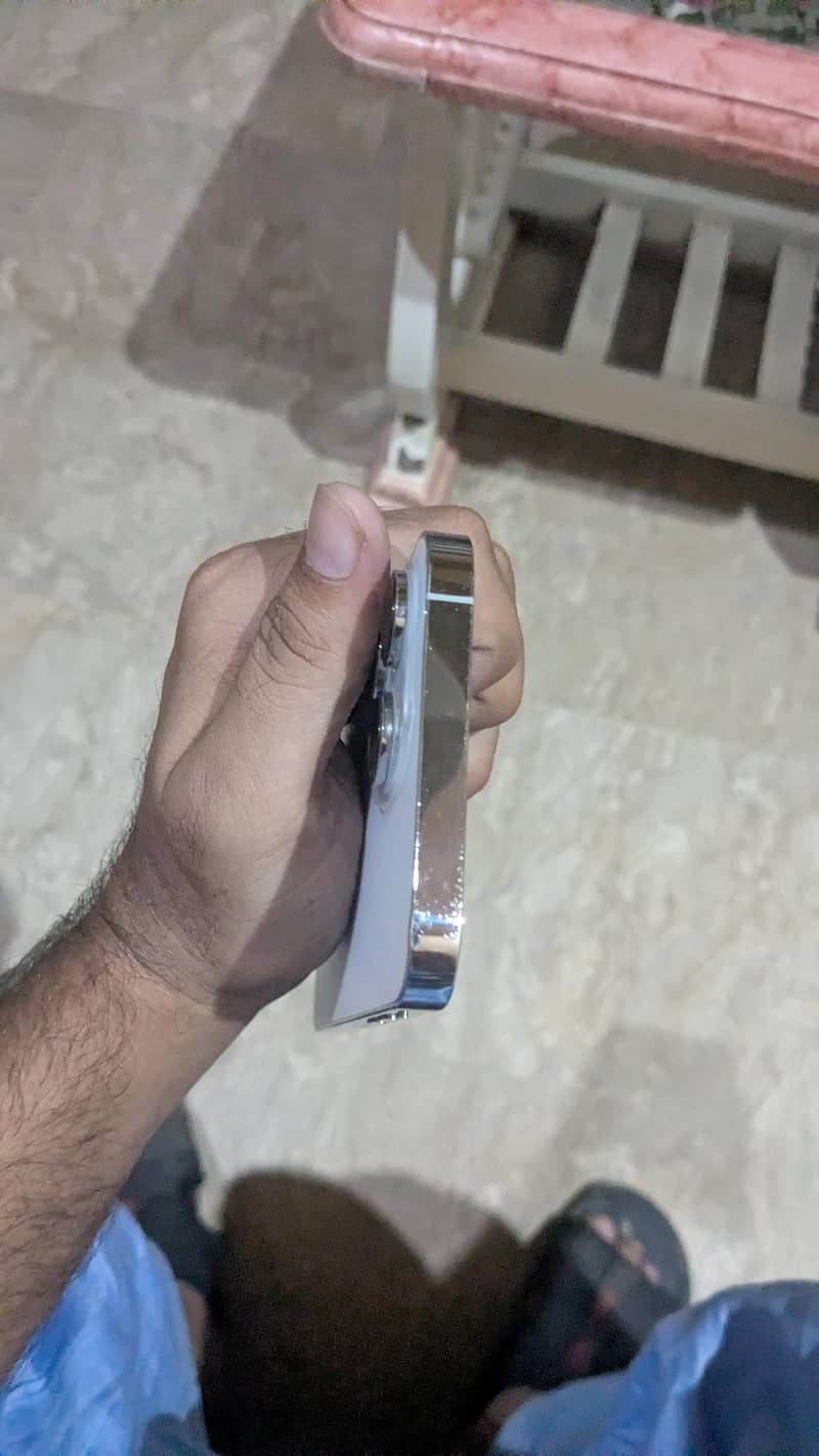Apple iPhone 14 Pro Max 6