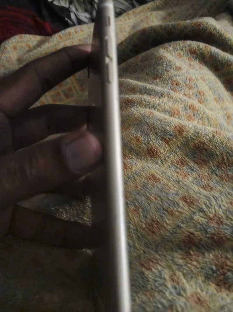 Apple iPhone 6S Plus 2
