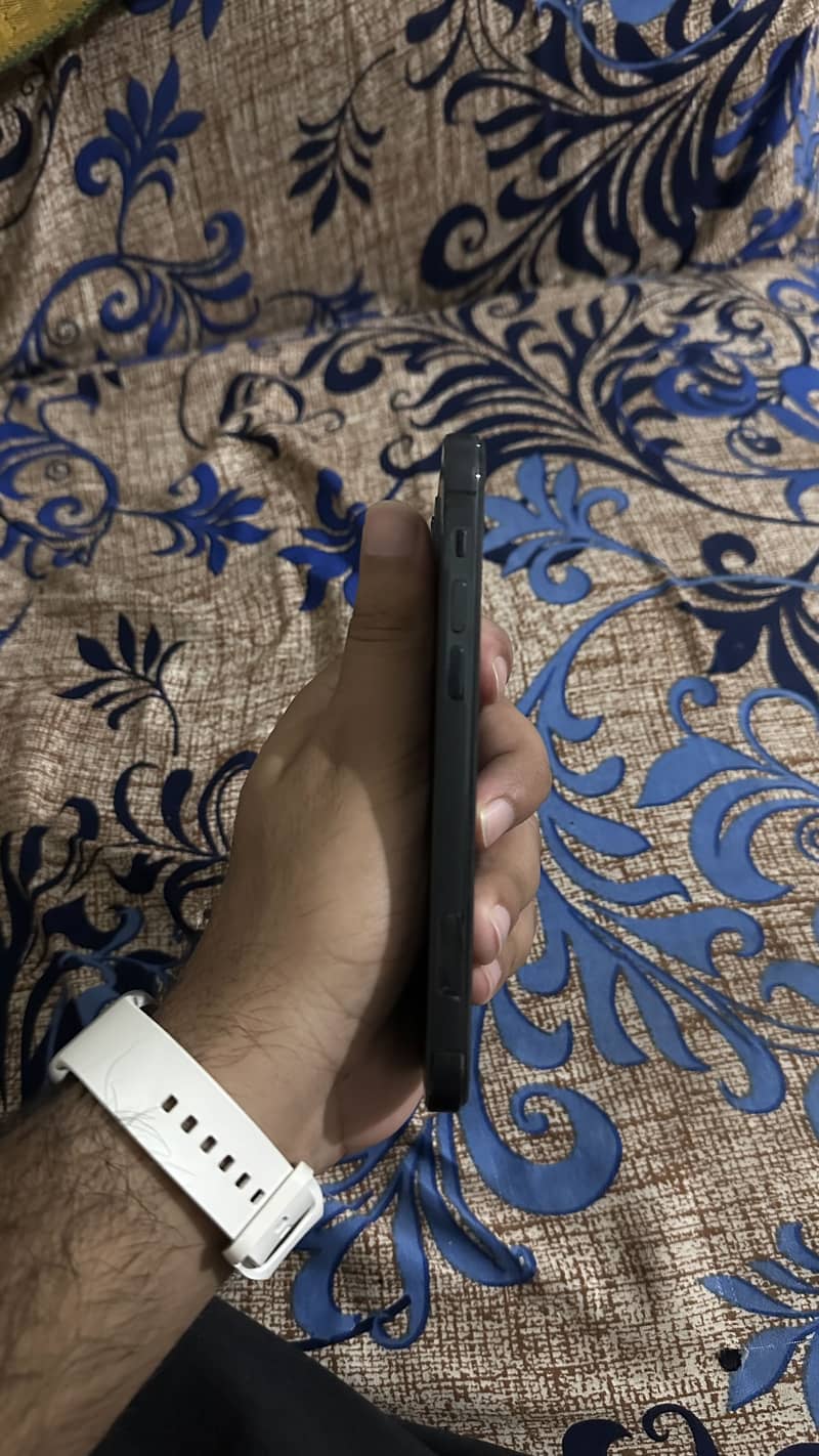 Apple iPhone 12 Pro 2
