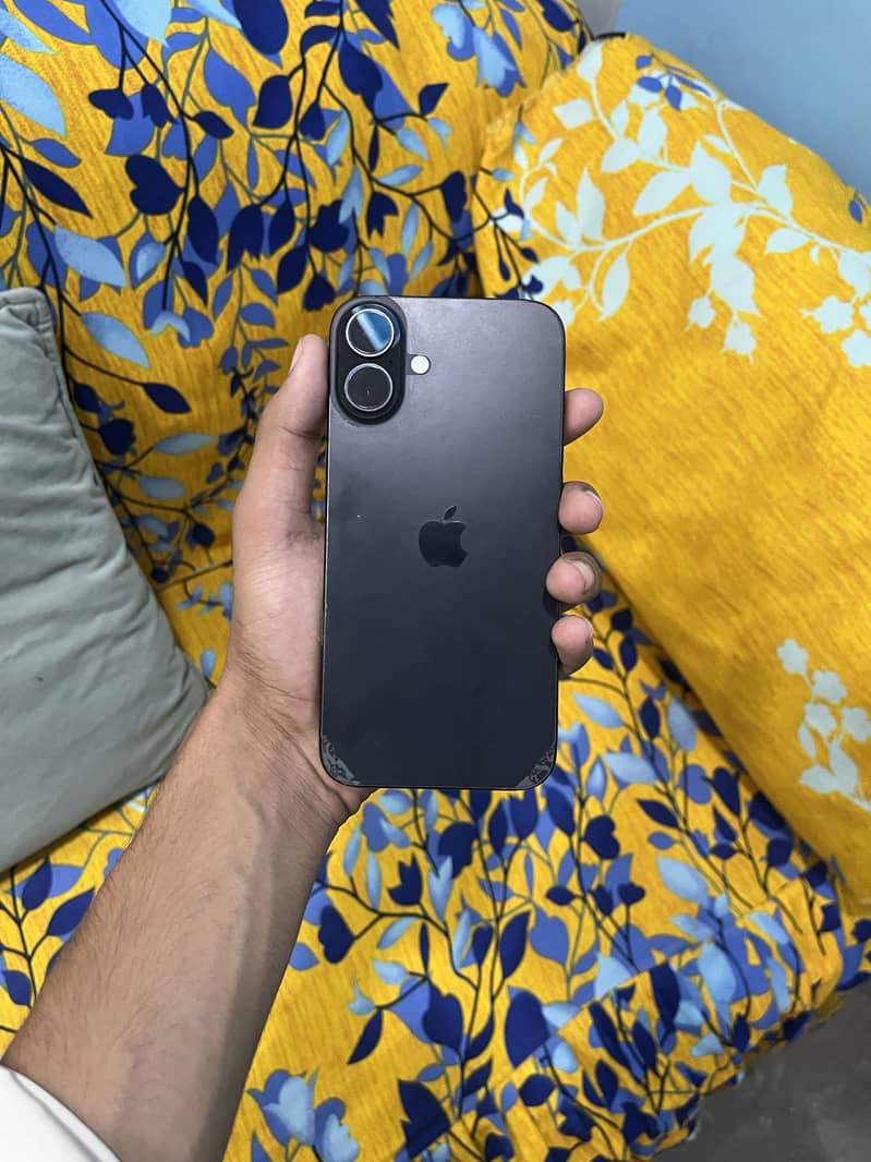 Apple iPhone 16 Plus 0