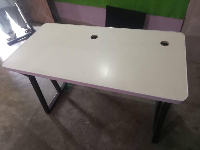 computer table 1