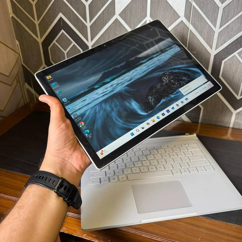 Microsoft Surface Book 2 4