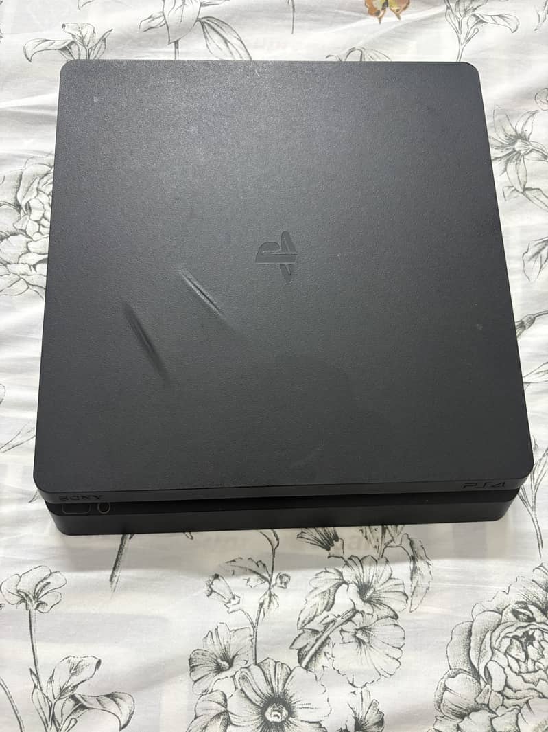 PS4 slim 0