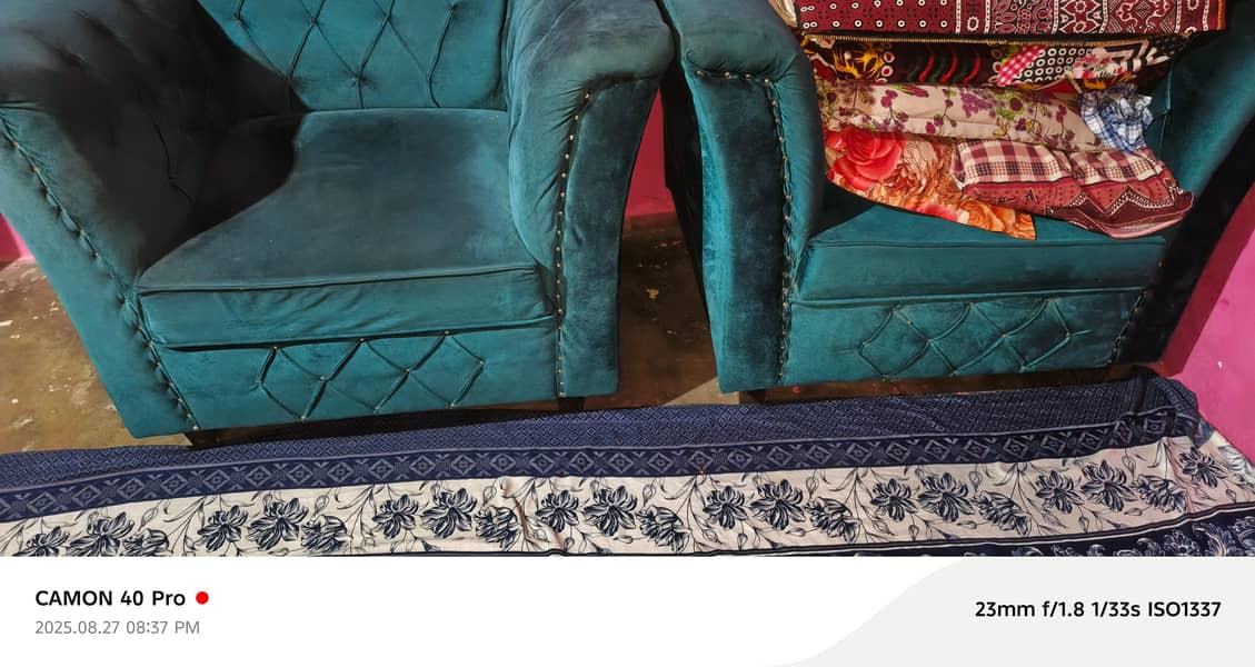 5 seater sofa 0
