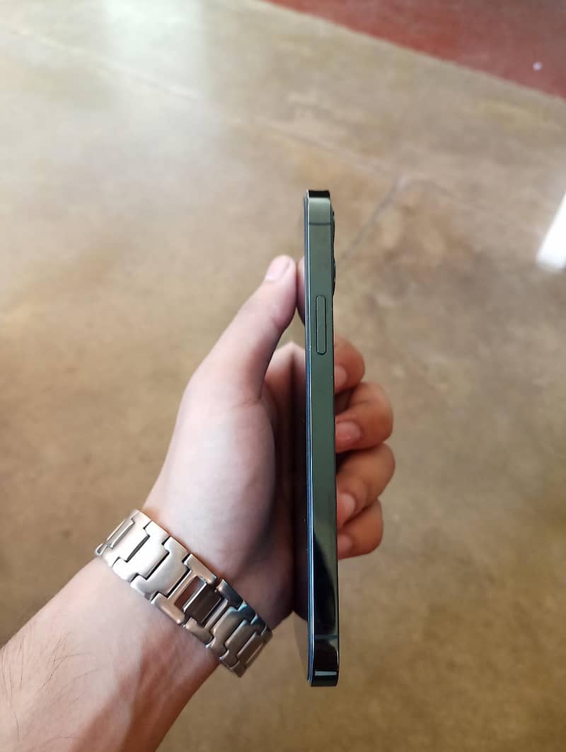 Apple iPhone 12 Pro 1