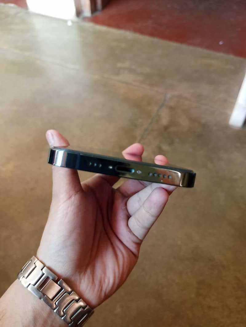 Apple iPhone 12 Pro 2