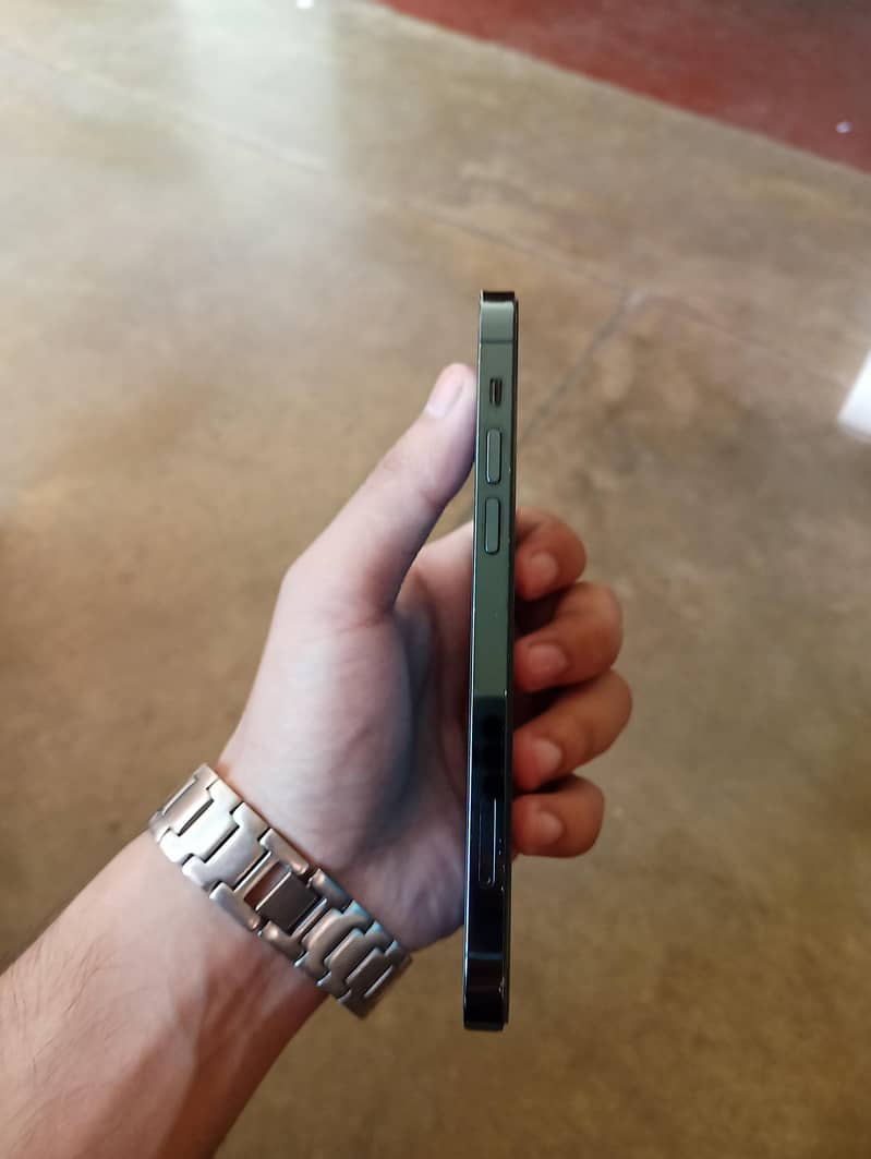 Apple iPhone 12 Pro 3