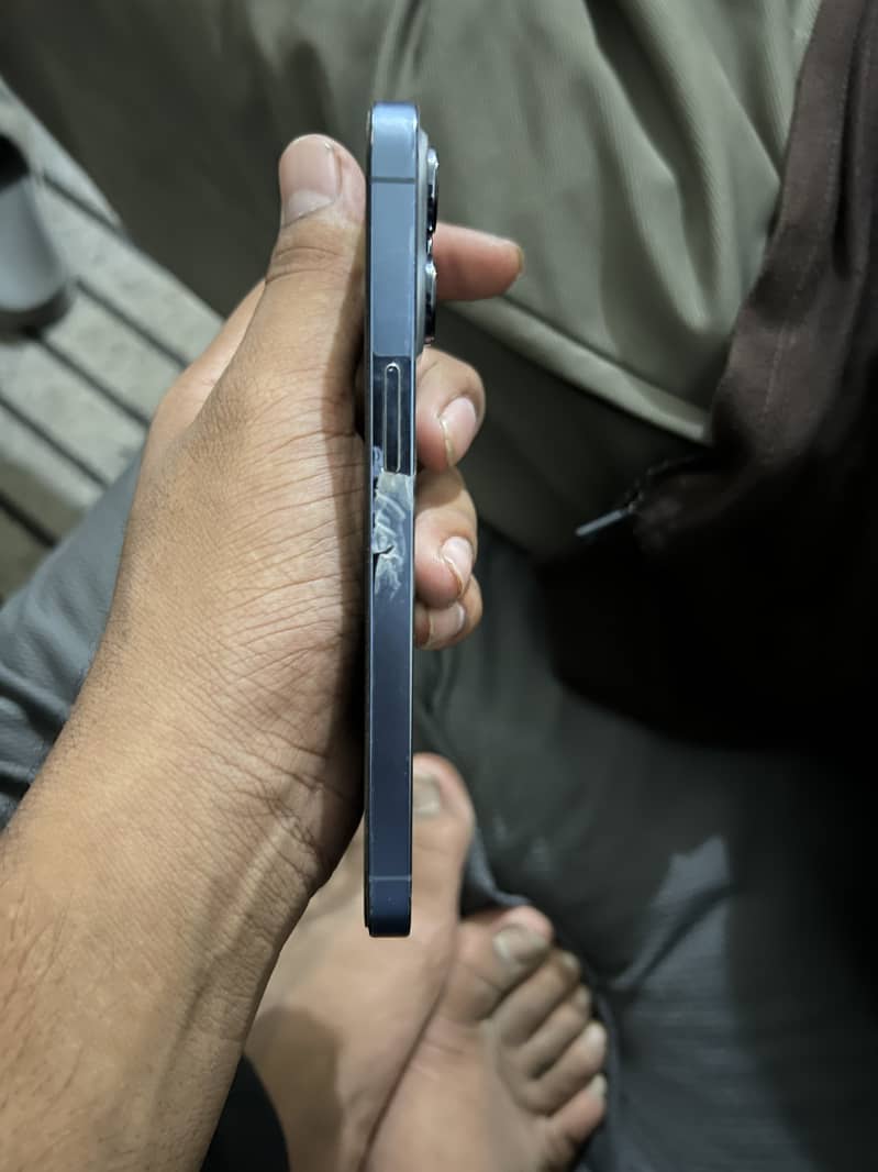 Apple iPhone 13 Pro 4