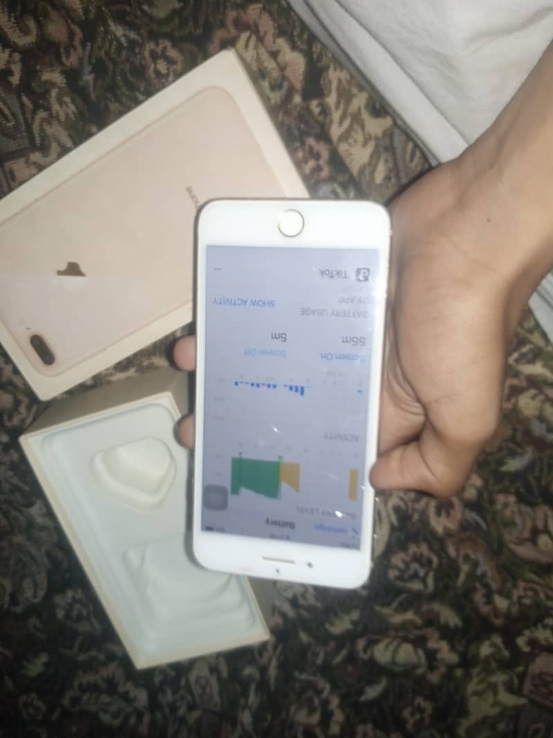 Apple iPhone 8 Plus 1