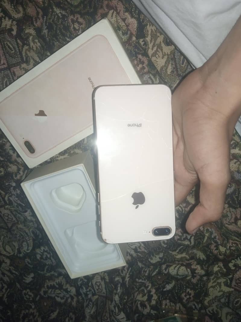 Apple iPhone 8 Plus 2