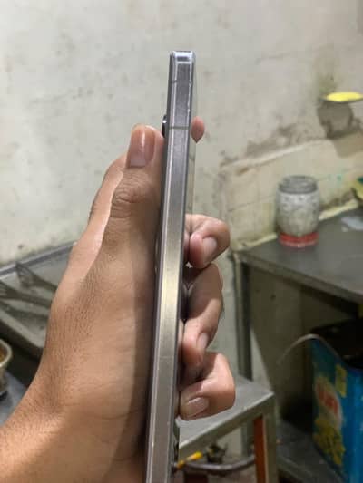 Aquos R7  exchange possible