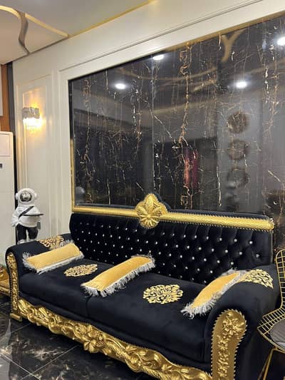 7 seaters sofa with Table