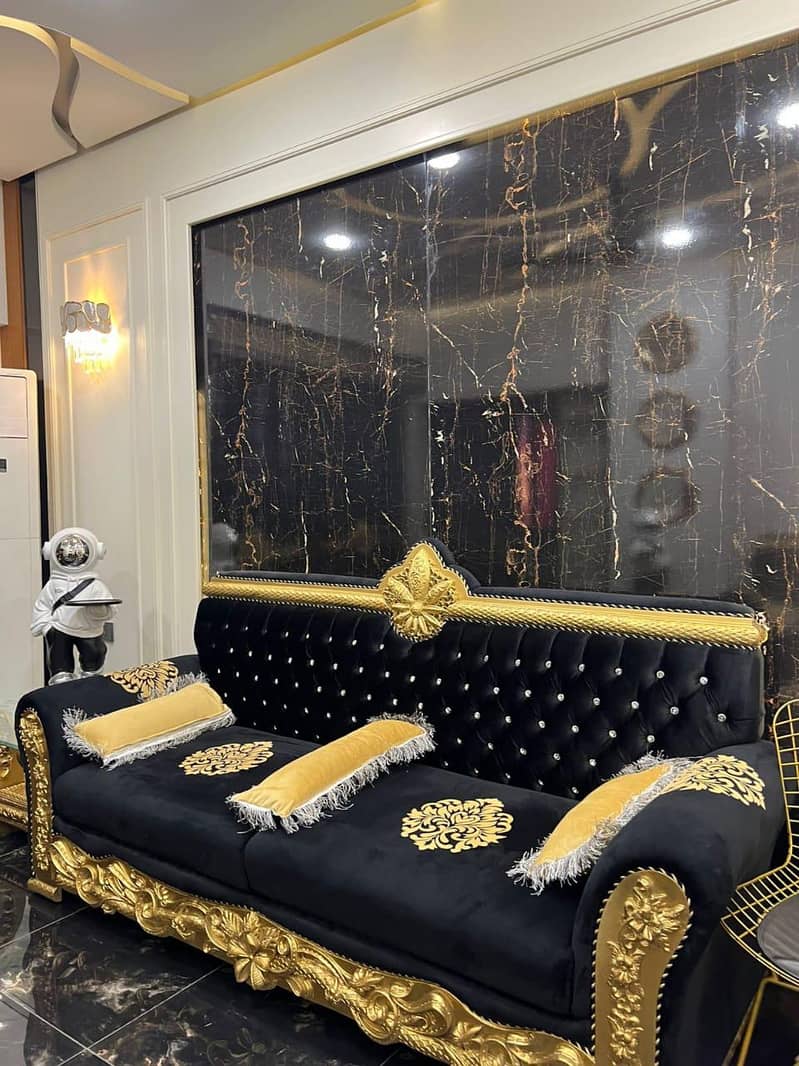 7 seaters sofa with Table 0