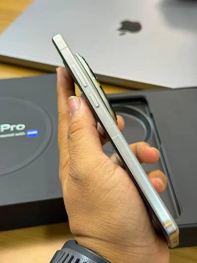 Vivo x200 Pro 16GB 512GB WhatsApp 03023991472