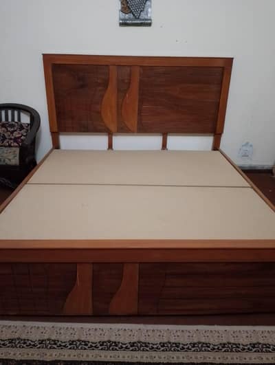 King size bed with dressing in 17000/-