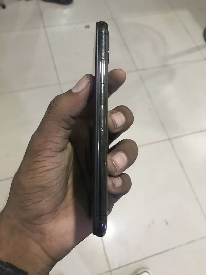 Apple iPhone X 2