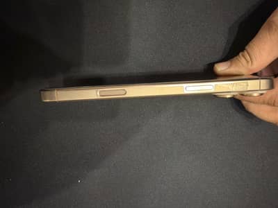 Apple iPhone 16 Pro jv
