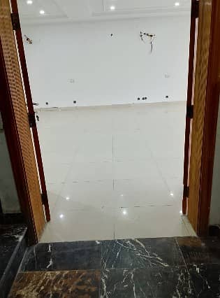 8 MARLA OFFICE FLOOR WITH ELEVATED AVAILABLE FOR RENT IN DHA PHASE 5