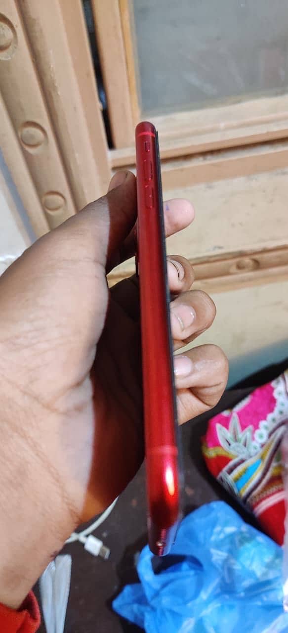 Apple iPhone 11 3