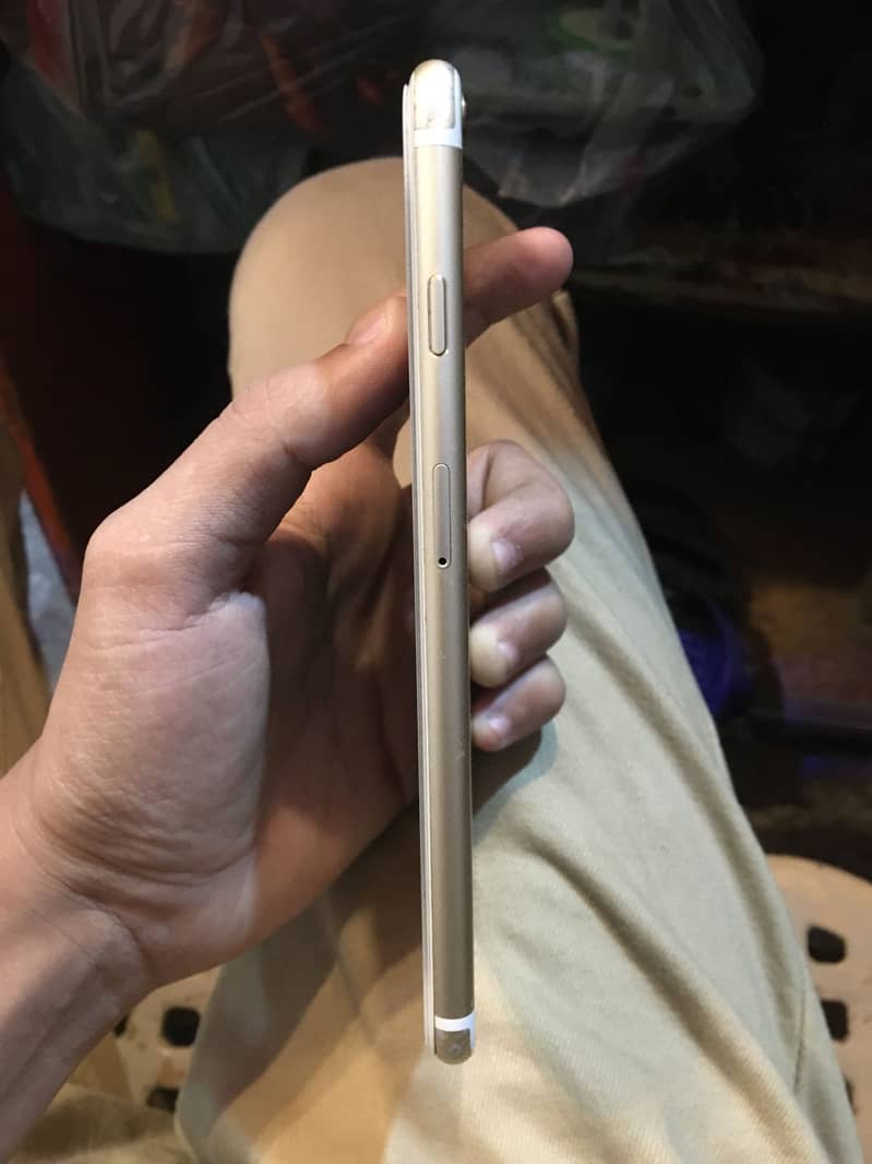 Apple iPhone 6S Plus 1