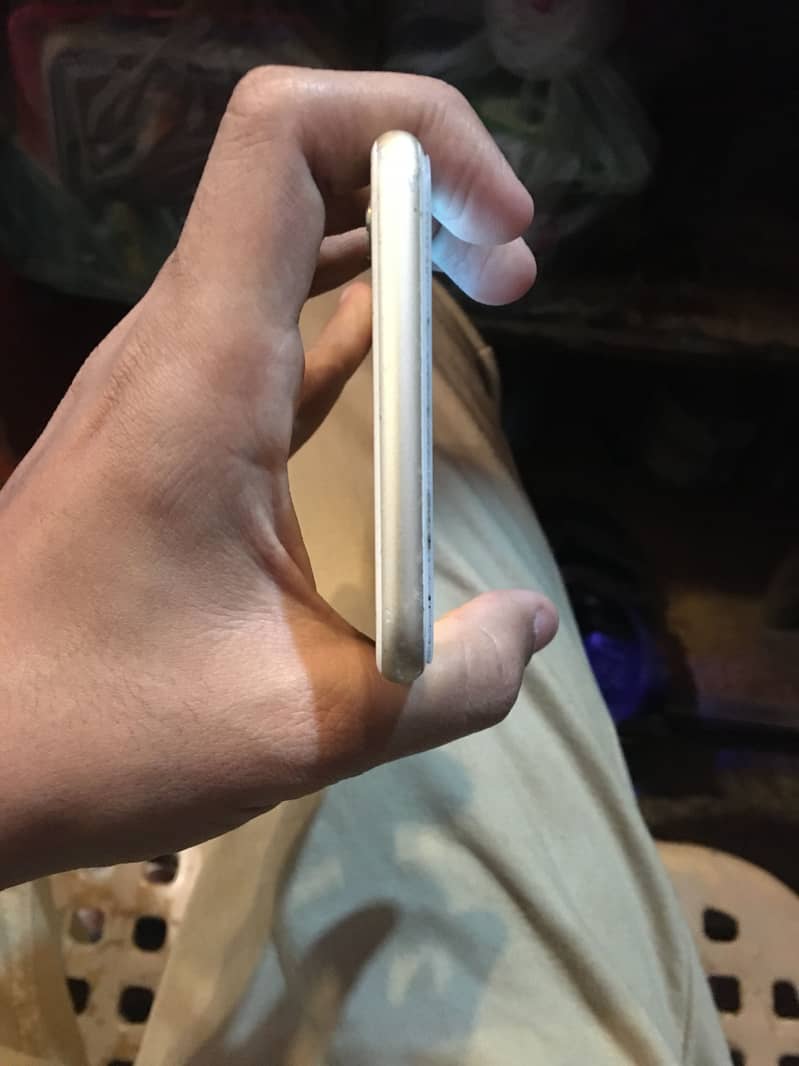 Apple iPhone 6S Plus 2