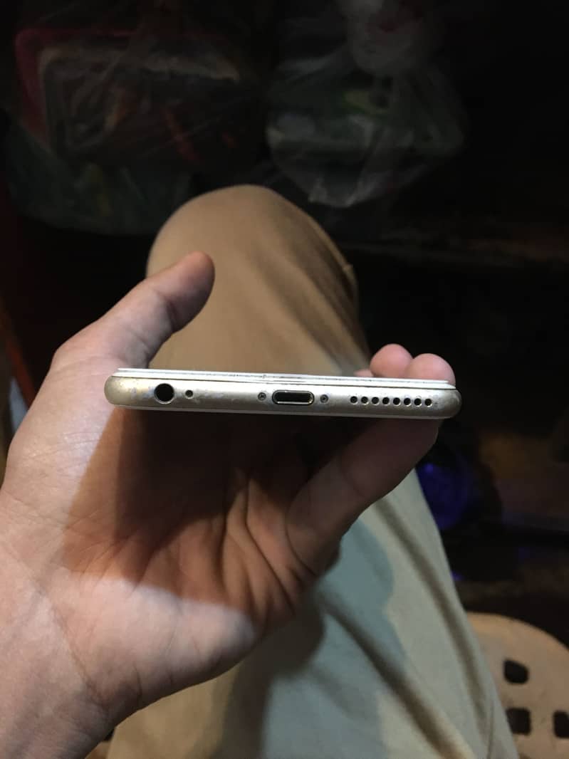 Apple iPhone 6S Plus 5