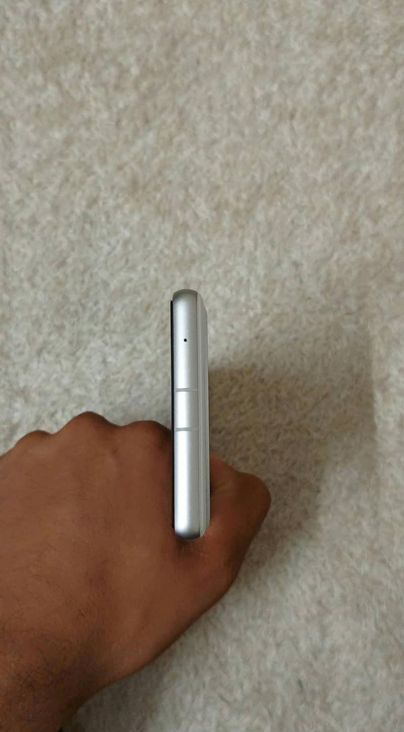 Google Pixel 7a 4