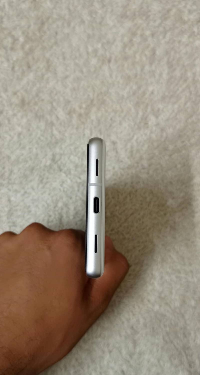 Google Pixel 7a 5