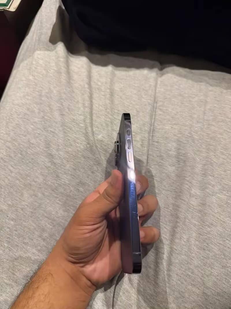 Apple iPhone 14 Pro Max 1