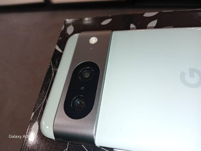 Google Pixel 8 7
