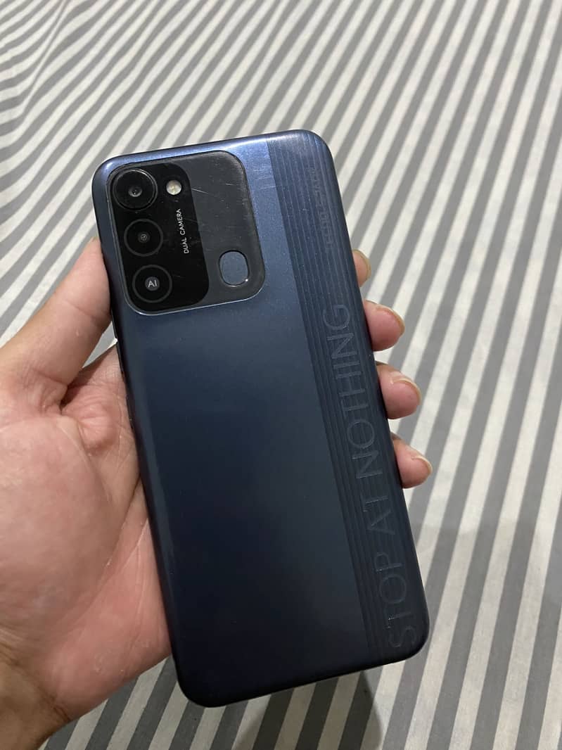 Tecno Spark 8C 4
