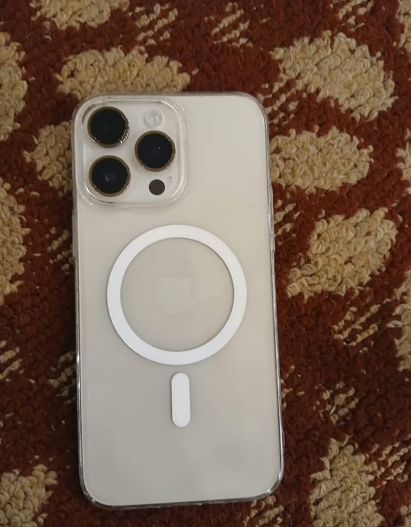 Apple iPhone 14 Pro Max 1