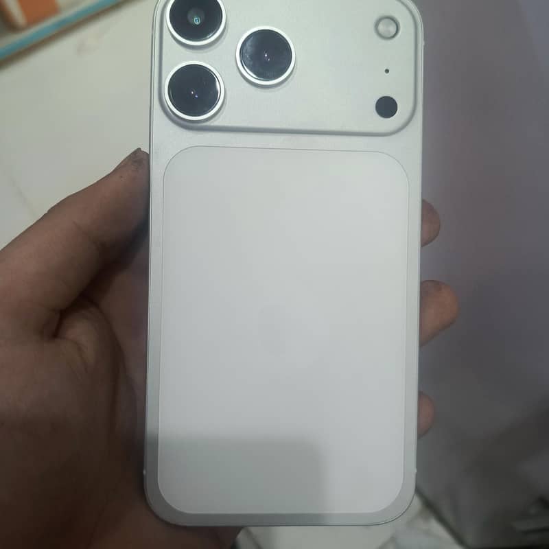 Apple iPhone 17 Pro 0
