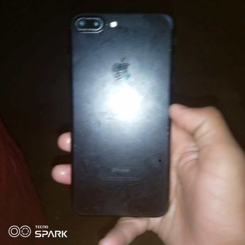Apple iPhone 7 Plus 2