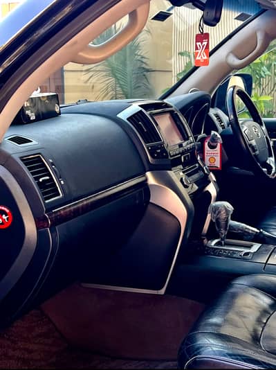 Toyota Land Cruiser 2012