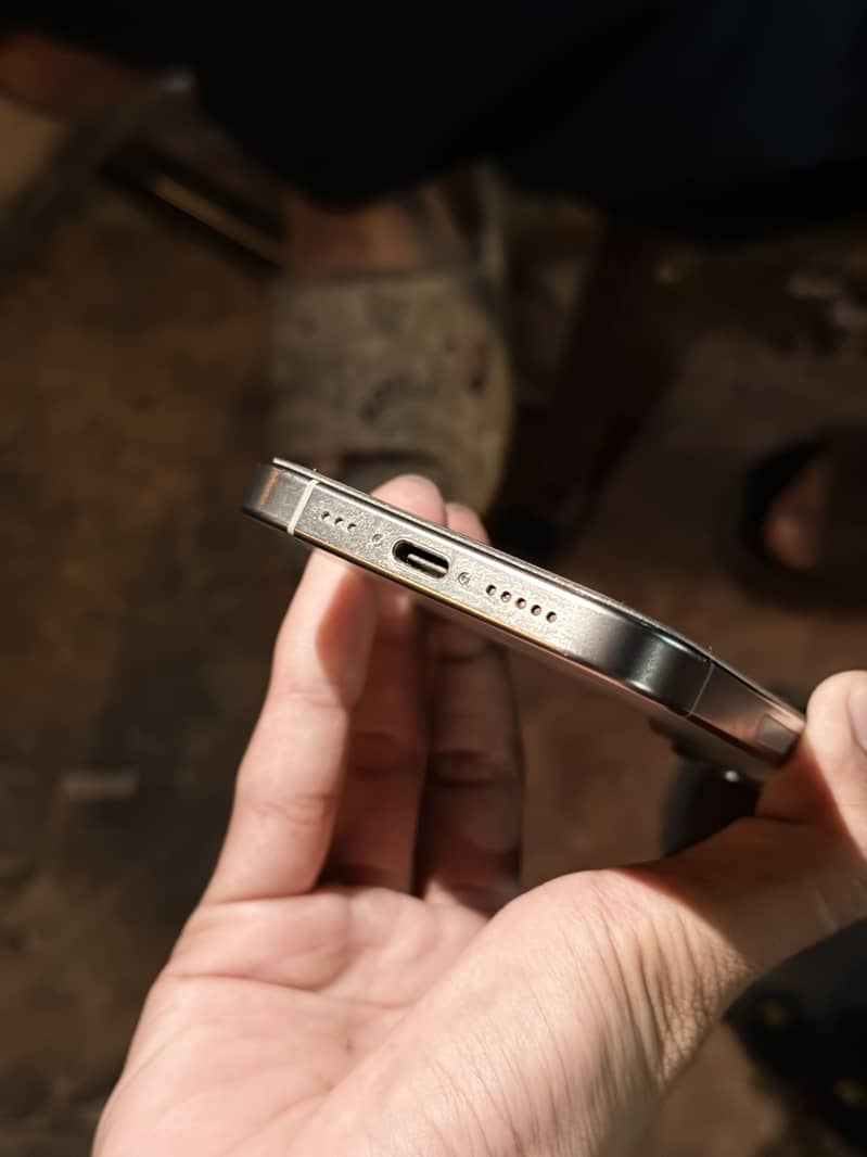 Apple iPhone 15 Pro 1