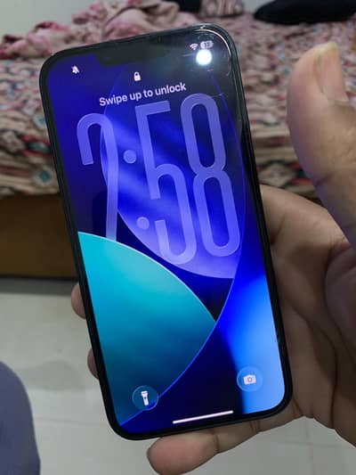 Apple iPhone 16e JV
